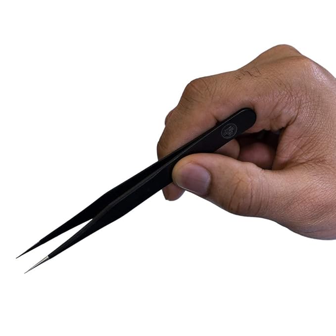 Golden Grooming Co. Bath and Body Skin Care Kit Gift Set for Men - with Deep Exfoliating Scrub, Face Wash, Moisturizer, Body Wash, 2 in 1 Beard and Hair Shampoo, Body Balm,Solid Cologne and Tweezers