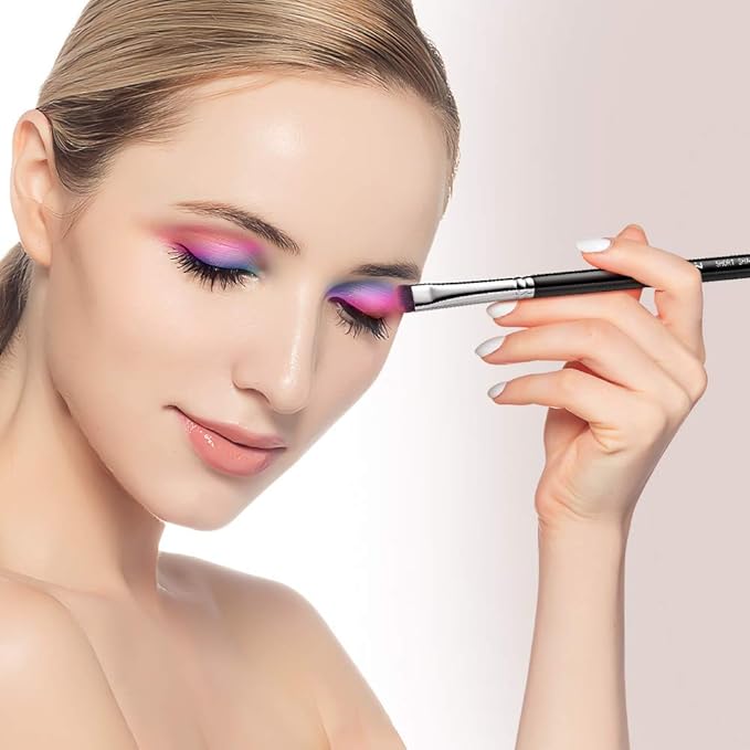 Eyeshadow Smudge Brush, EIGSHOW Short Shader Precision Makeup Brush High-End for Creasing & Cat Eye Makeup, Premium Quality, Cruelty-Free (E806)