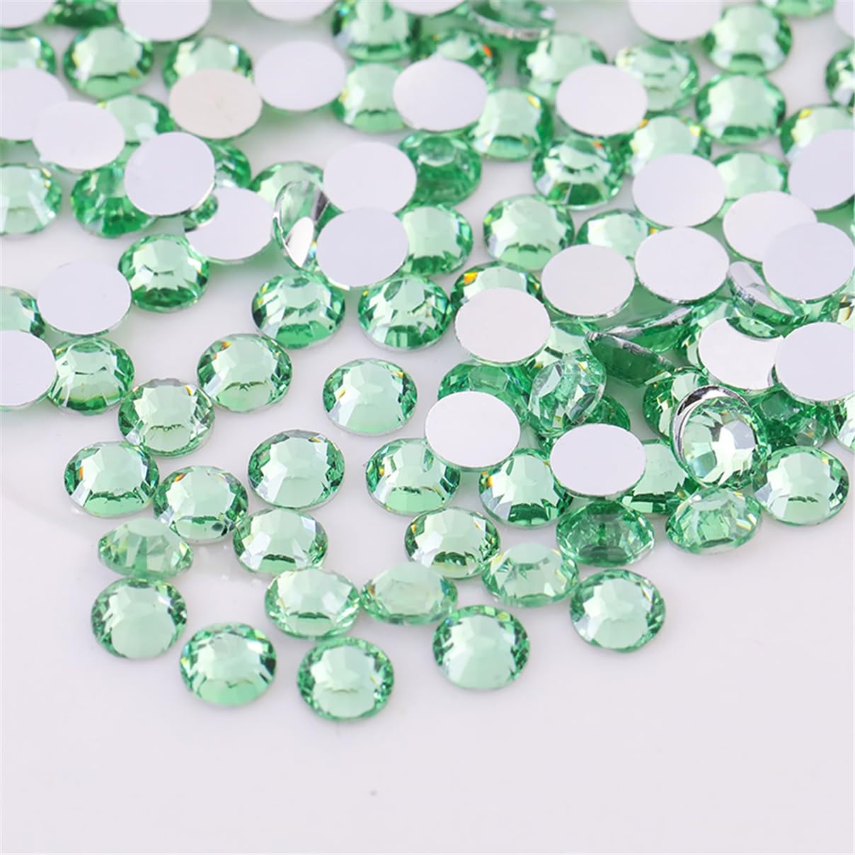 500 Pieces SS30 6mm Flatback Rhinestones Clear Glass Round Gems Crystals for Nail Art DIY Crafts Clothes Shoes Bags （Light Green）