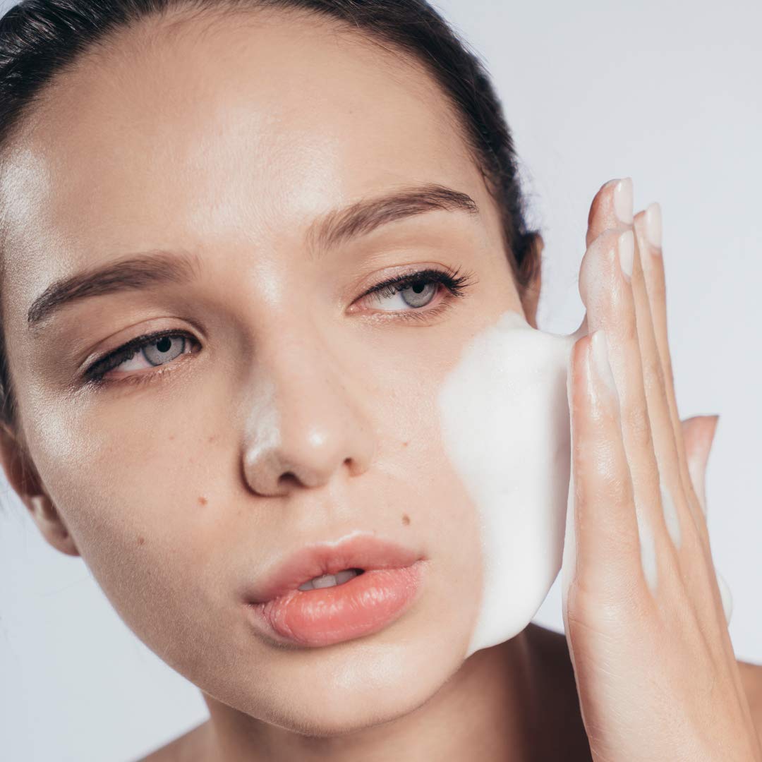 Snow Fox Cooling Foam Cleanser with Organic Aloe Vera Juice, 150 ml